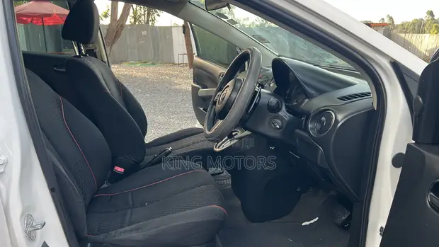 Mazda Demio 2012 White - 1