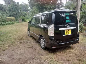 Toyota Voxy V 2WD 8-Seater Minivan 2010 Black