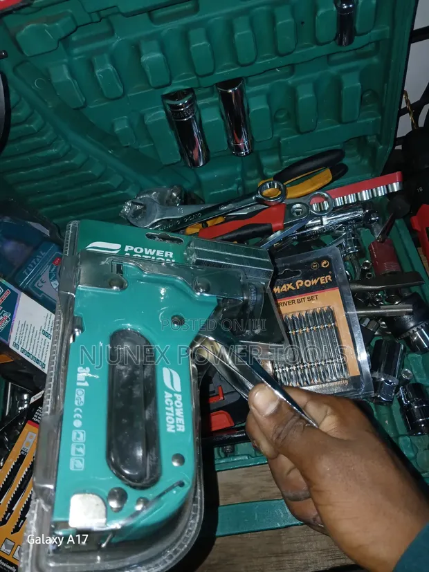Power Action SGT01 3-in-1 Heavy Duty Tacker/Staple Gun - 1
