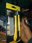 18mm Heavy-Duty Snap-Off Utility Knife - 1