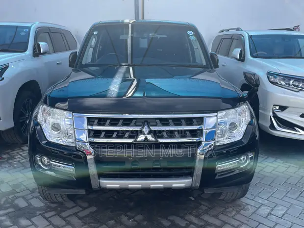 Mitsubishi Pajero Exceed 2018 Nyeusi - 1