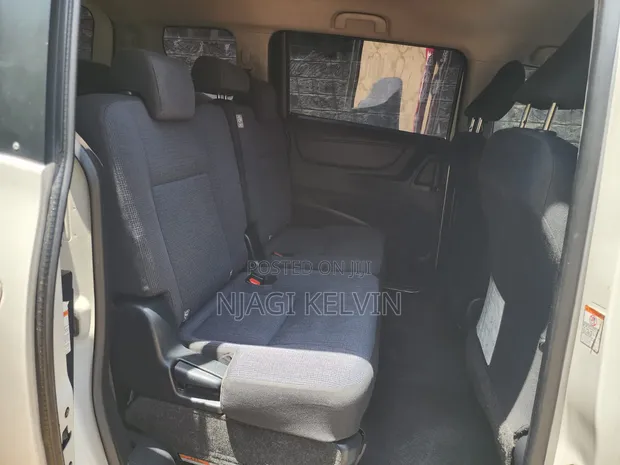 Toyota Sienta 2016 White - 1