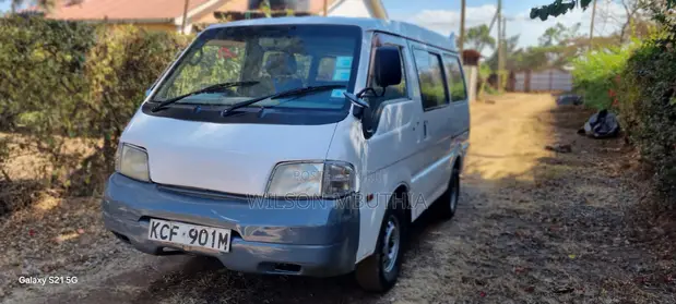 Nissan Vanette 2009 Nyeupe - 1