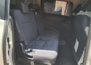 Toyota Sienta 1.5 FWD (6-seater) 2016 Nyeupe