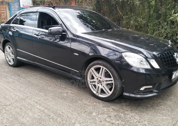 Mercedes-Benz E250 2011 Nyeusi - 1
