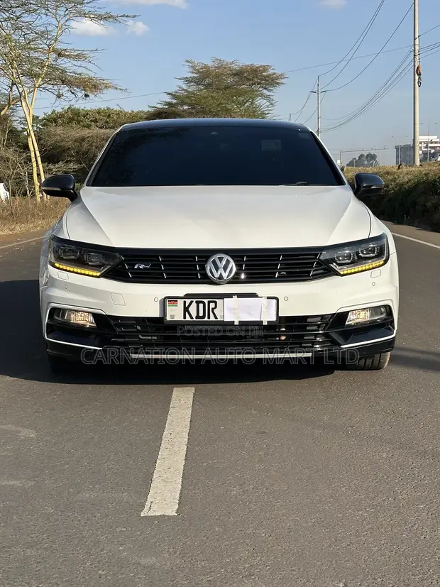 2017 Volkswagen Passat 1.8T R-Line Sedan - 1