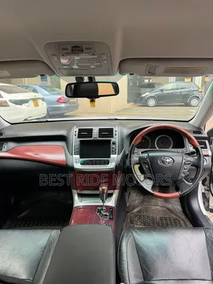 Toyota Crown Majesta 4.6 V8 2012 Silver
