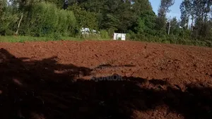 Eneo la 0.25 Ekari Linauzwa Karibu na Uwanja wa Ndege wa Kitale