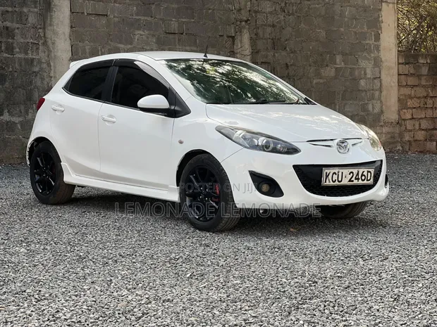 Mazda Demio 2012 White - 1