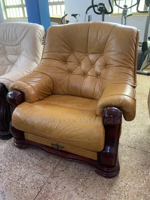 Sofa ya Ngozi ya Zamani kutoka Uingereza yenye Droo
