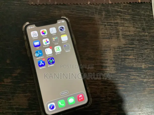 Apple iPhone 11 64GB White - 1