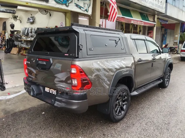 Toyota Hilux Double Cab Steel Canopy - 1