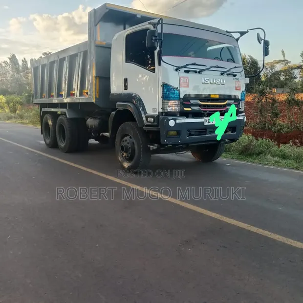 Isuzu F Series Lori la Tipper - 1