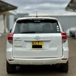 Toyota Vanguard 2011 Nyeupe - 3