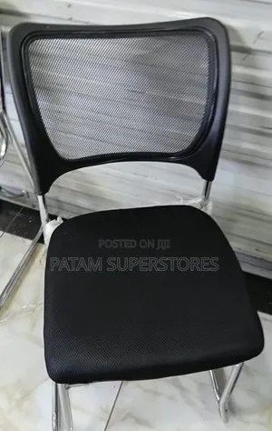 Modern Ergonomic Black Mesh Office/Visitor Chair