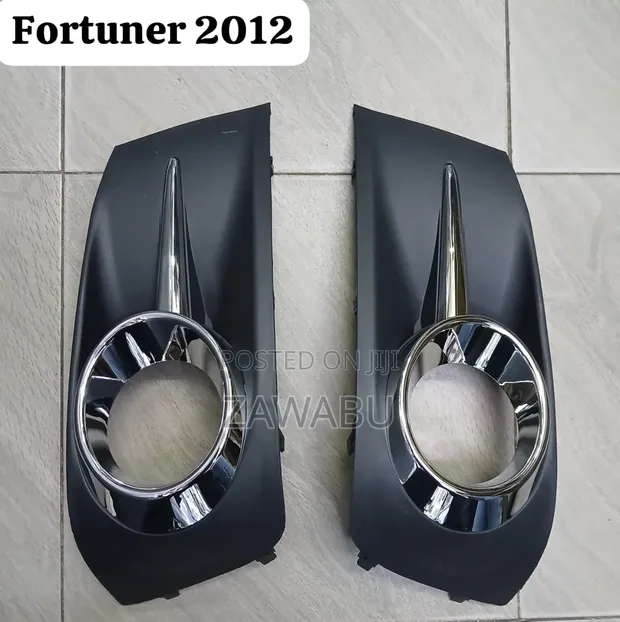 Toyota Fortuner 2012 Fog Light Covers (Chrome) - 1