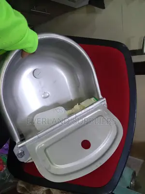 Kinywaji cha Mifugo cha Chuma cha Kutuozi cha Kudumu