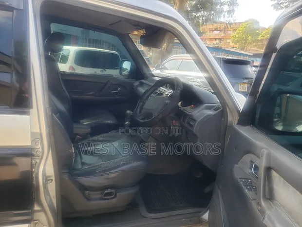 Mitsubishi Pajero Junior 1998 Silver - 1