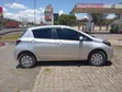 Toyota Vitz 2010 Nyeupe - 3
