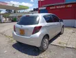 Toyota Vitz 2010 Nyeupe - 5