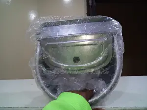 Kinywaji cha Maji cha Chuma cha Kutumika kwa Ng'ombe - Kipya