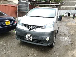 Nissan NP200 2018 Nyeupe