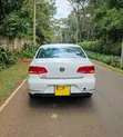 Volkswagen Passat 2011 Nyeupe - 3