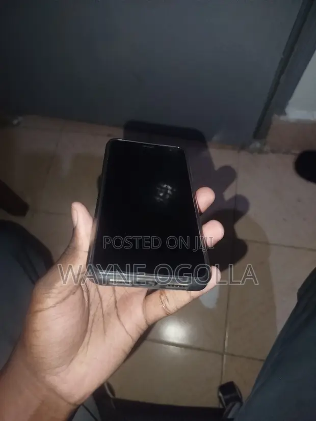 Neon Ultra 32GB Black - 1