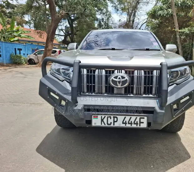 Toyota Land Cruiser Prado 2011 VXL Diesel - 1