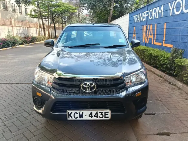 Toyota Hilux Revo Double Cab Diesel 2.4 RWD 2019 Gray - 1
