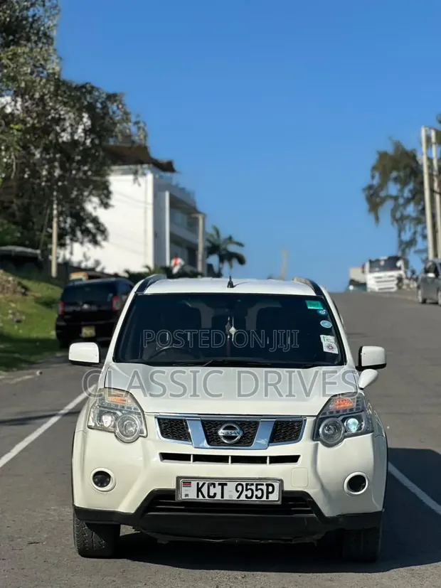 Nissan X-Trail 2011 Nyeupe - 1