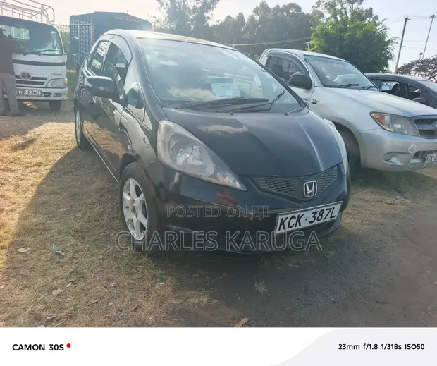 Honda Fit 2010 Nyeusi - 1