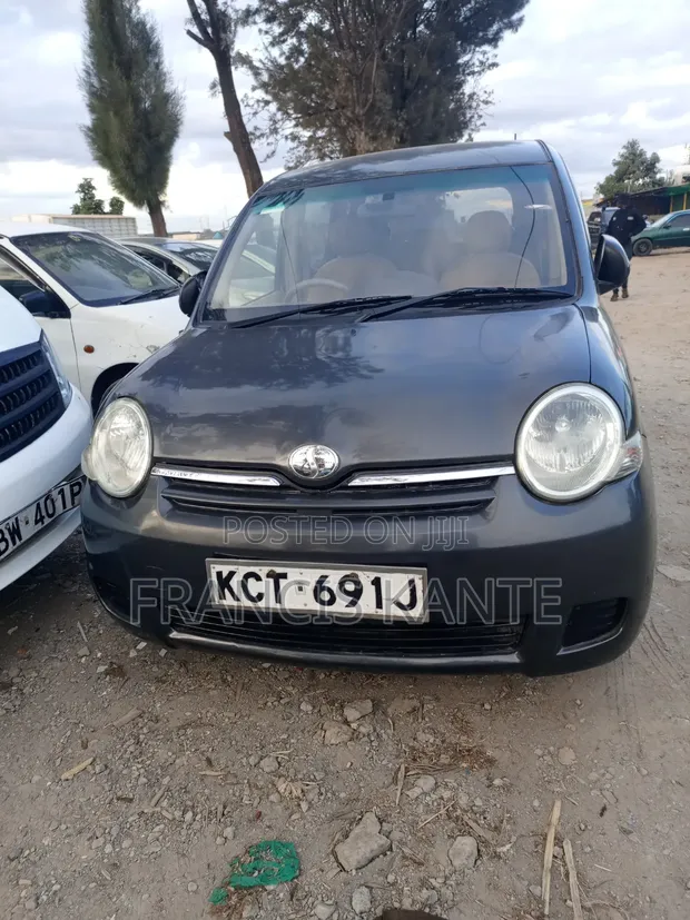 Toyota Sienta 2012 - 1
