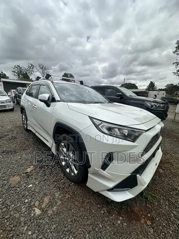 Toyota RAV4 2020 White - 1