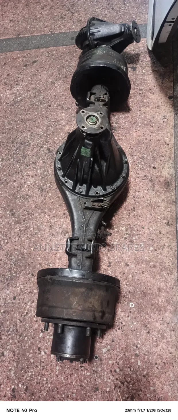 Toyota Dyna Complete Rear Axle Assembly & Differential (Used) - 1