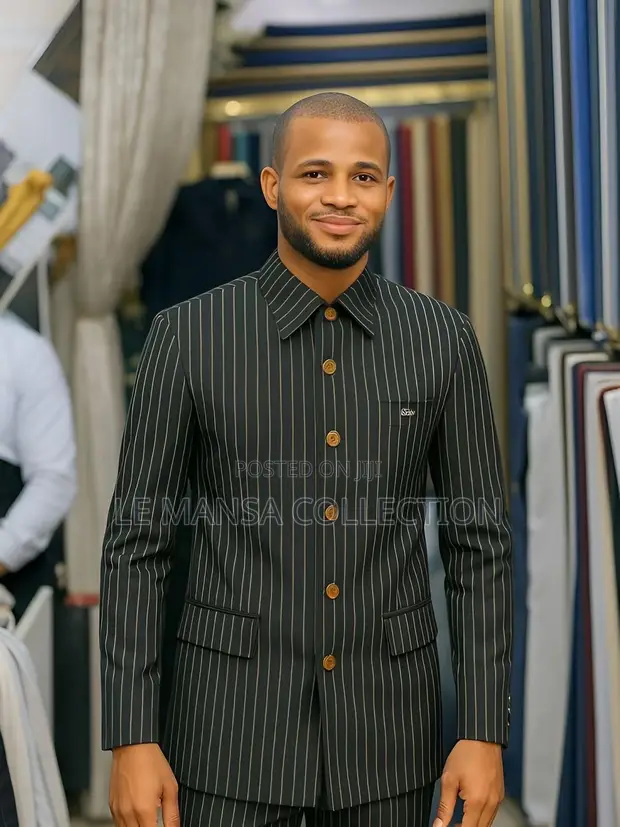 Suti ya Kaunda ya Pinstriped ya Kifedha - 1