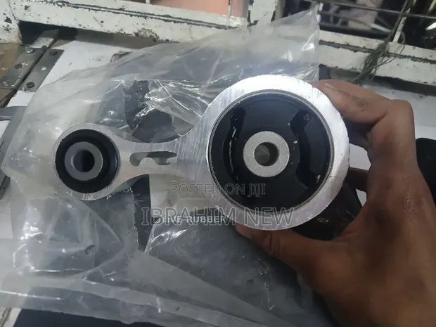 Mazda Premacy Rear Engine Mounting - Mpya Kabisa - 1