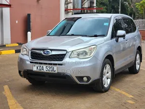 Subaru Forester 2013 Nyeupe
