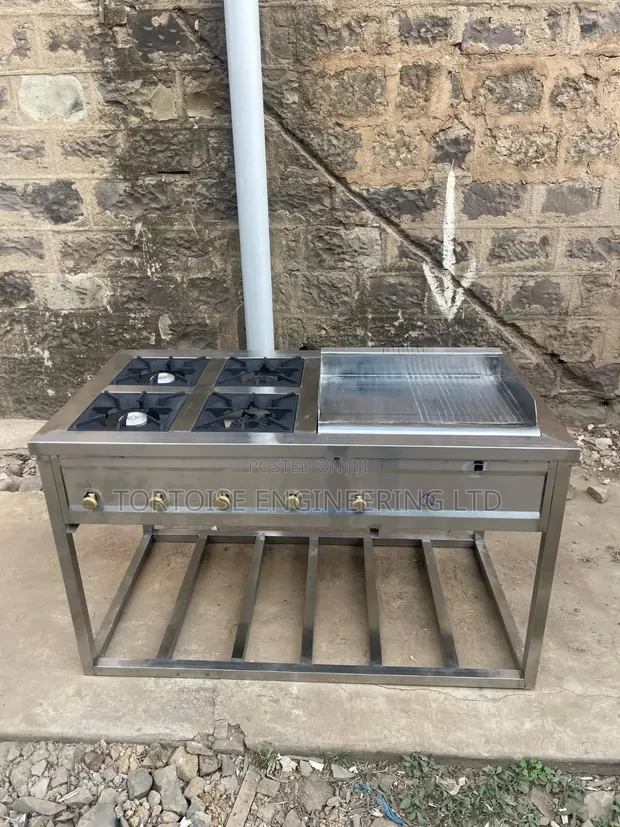 1.5m Combined Cooking Unit: 4 Gas Burners & Griddle - 1