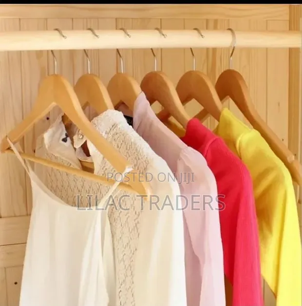 Heavy-Duty Wooden Clothes Hangers (3pcs) - 1