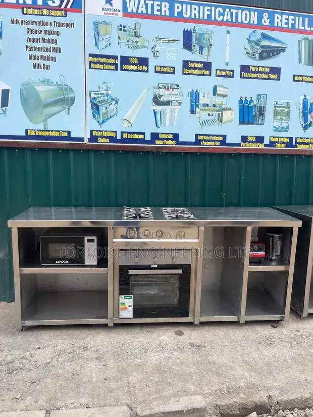 Commercial 4-Burner Gas Cooker with Storage - 1