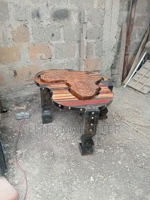 Meza ya Kahawa Iliyotengenezwa kwa Mikono