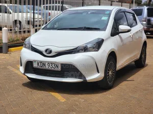 Toyota Vitz 1.3 FWD 3dr 2016 Nyeupe