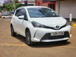 Toyota Vitz 1.3 FWD 3dr 2016 Nyeupe - 2