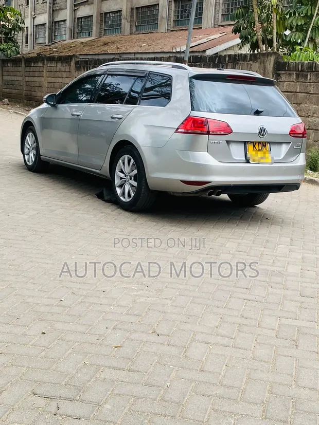 Volkswagen Golf 2015 Nyeupe - 1