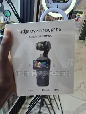 DJI Osmo Pocket 3 Creator Combo Vlogging Camera