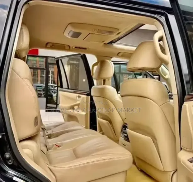 Lexus LX 570 2010 Nyeusi Ya Matt - 1