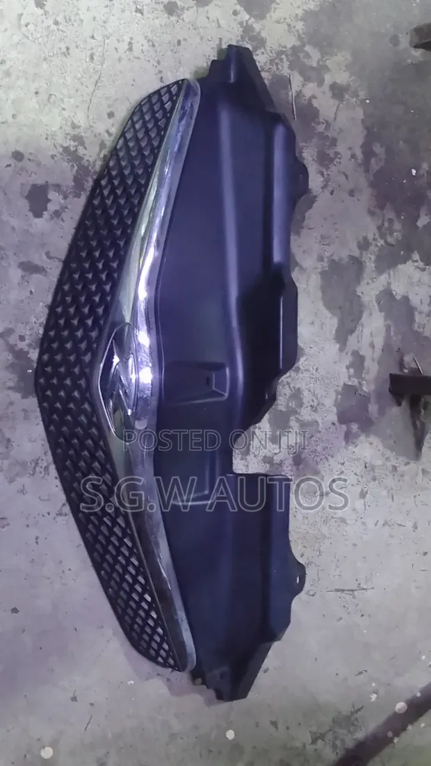 Grille ya Toyota Ractis Iliyotumika Japan - 1