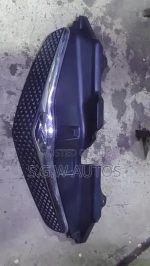 Grille ya Toyota Ractis Iliyotumika Japan