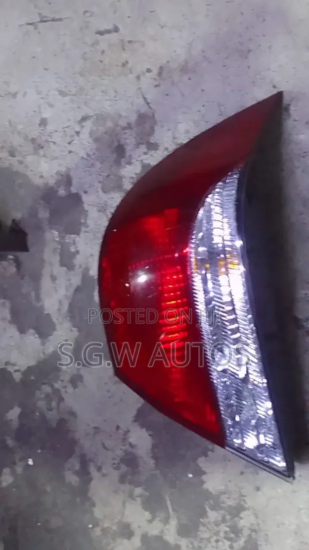 Ex-Japan Mitsubishi Lancer Cedia Taillight - 1